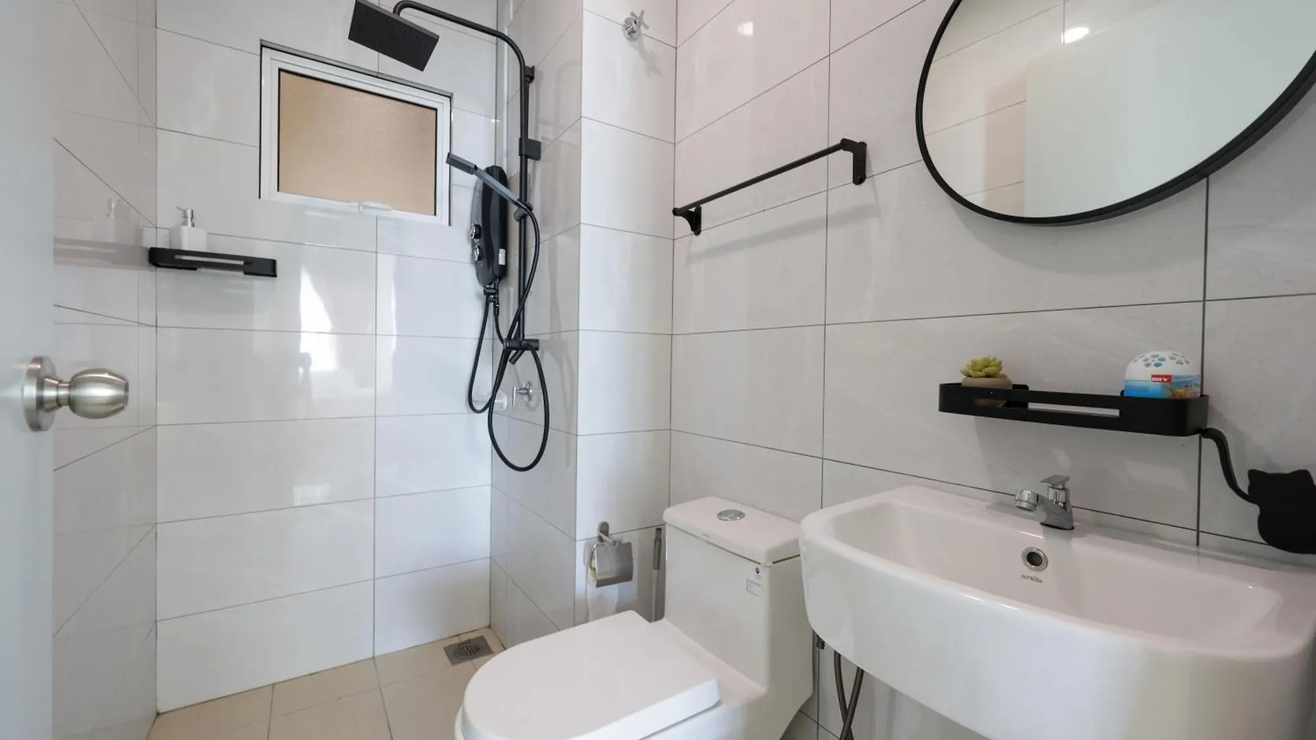 Bites The Dust Seaview Apartment Amber Cove 3316 Malacca
